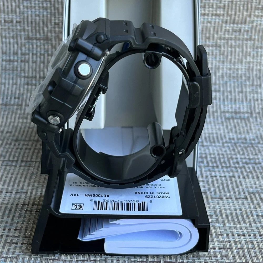 Casio Black Smartwatch with Rugged Design and Digital Display - Picture 4 of 6